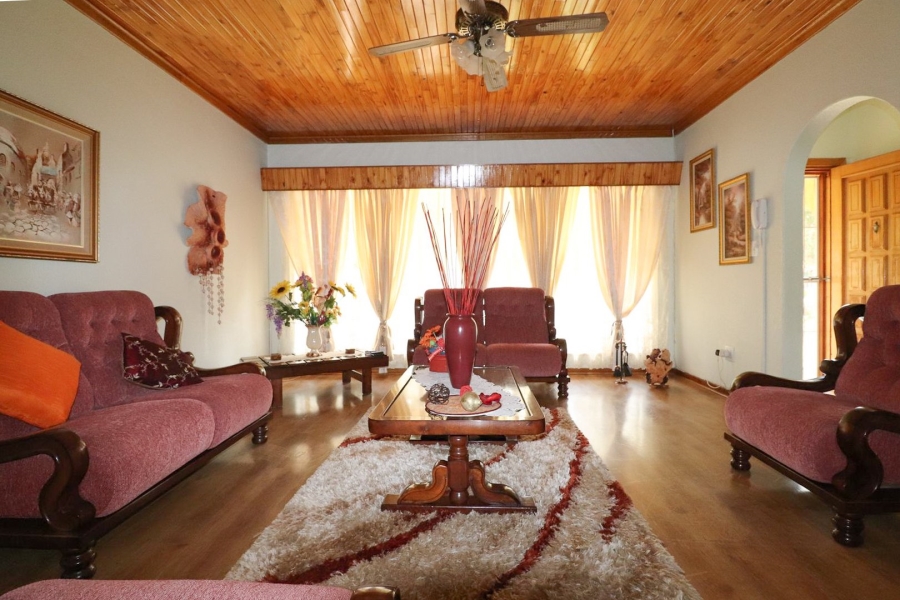 To Let 3 Bedroom Property for Rent in La Hoff North West